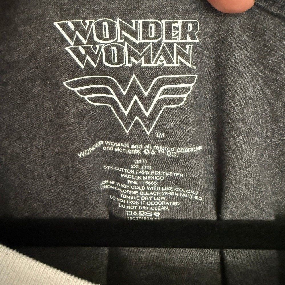 Wonder Woman 2XL Shirt Grey and White Graphic Tshirt - Picture 3 of 6